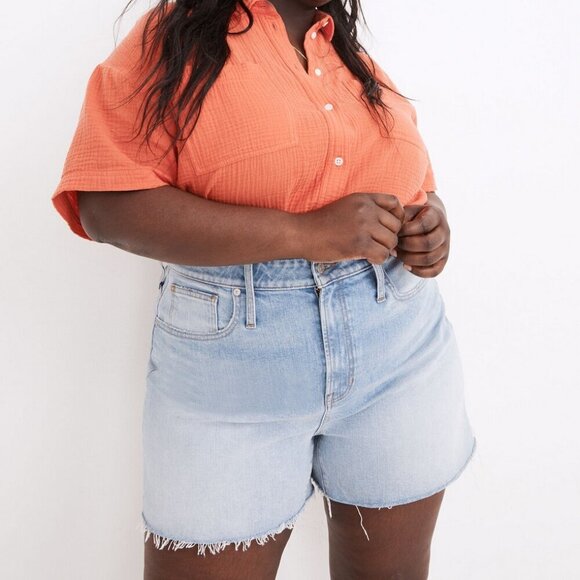 Madewell the Plus Curvy Perfect Jean Short in Baylis Wash - Picture 2 of 6